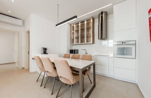 Jala Villa | Seaside Retreat | Green Coast by PikHost