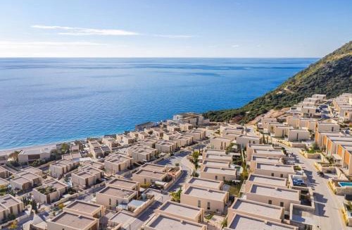 Jala Villa | Seaside Retreat Green Coast by PikHost