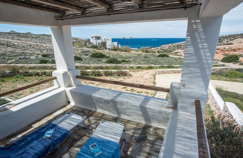 Parikia Villa | Seaside Villa- Island Living Paros-