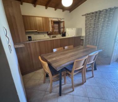 Loutraki Villa | Seasteps Garden Villa