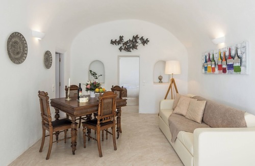 Oia Hotel | Secret Steps Suite Private Whirlpool & Caldera View *access via numerous steps