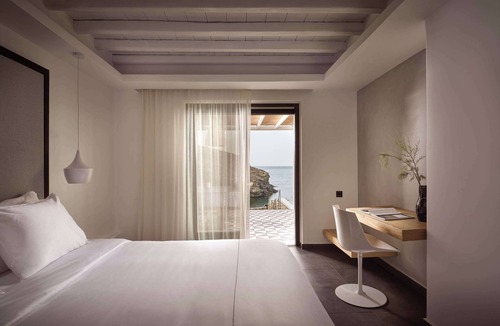 Xilokeratidi Resort | Semeli Coast Mykonos, Curio Collection by Hilton