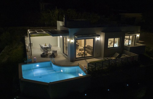 Souda Villa | Sene Villa - Sea Front Luxury Villa