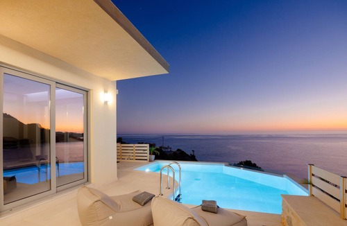 Souda Villa | Sene Villa - Sea Front Luxury Villa
