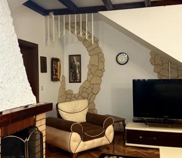 Pejë Apartment | Serana Stays Classic Apartment with Private Bathroom, Free WiFi & Parking, Central Pejë