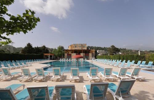 Mullet Hotel | Serenata Korcare Resort