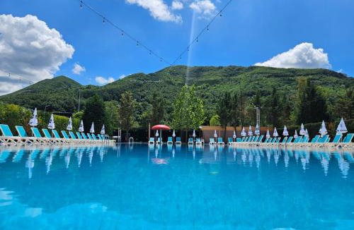 Mullet Hotel | Serenata Korcare Resort