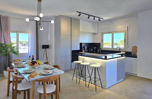 Ishem Apartment | Serenity Penthouse, Lalzit Bay, Albania