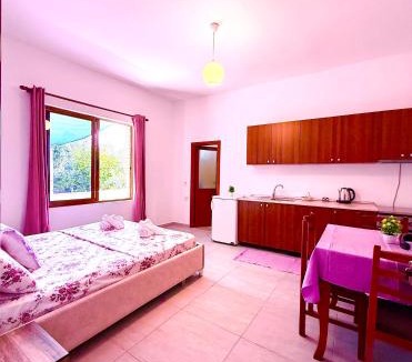 Vlore Apartment | Serenity Studios in Country House