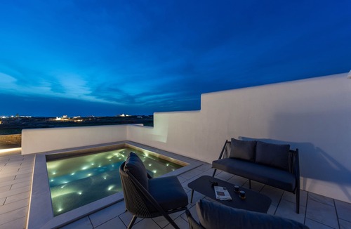 Nea Cryssi Akti Apartment | Sersi Luxury Suite with Swimming Pool
