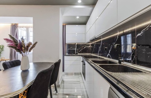 Shkoder Apartment | Shkodra Living | Modern 1BR Near City Center by PikHost