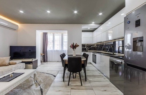 Shkoder Apartment | Shkodra Living | Modern 1BR Near City Center by PikHost