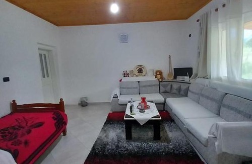 Sakës House | Shpija E AMEL (Sweet Guest House)