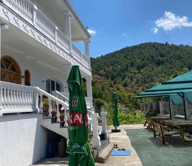 Sakës Other | Shtepia e Bardhe