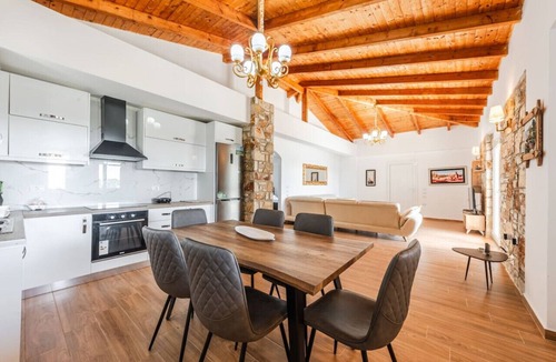 Borsh Villa | Siar | The Small Villa by PikHost