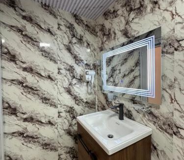 Qazim Pali House | Sidi's GuestHouse