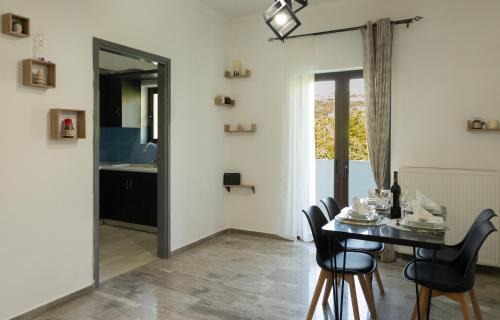 Alones Apartment | Sifis' House, Authentic Family Retreat!