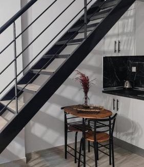 Ampelokipoi-Menemeni Apartment | SKG Loft