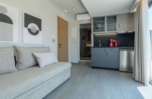 Old Town Apartment | Sky-High Central Penthouse w. Stunning Views - 04
