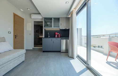 Old Town Apartment | Sky-High Central Penthouse w. Stunning Views - 04