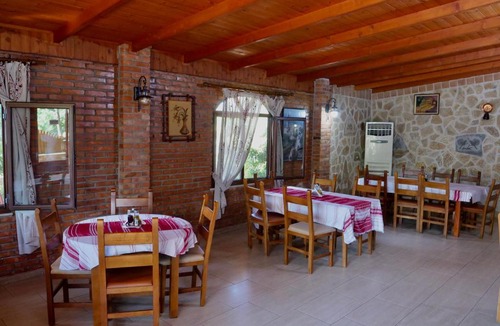 Kamez Hotel | Sofra e Vjeter Restaurant and Guesthouse