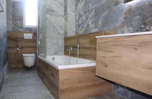 Shkembi i Kavajes Apartment | Solaris apartment by Adriatic Living