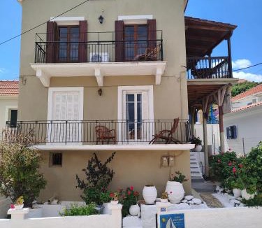 Matsoukata Apartment | Sonia's Apartment in Fiscardo Waterfront