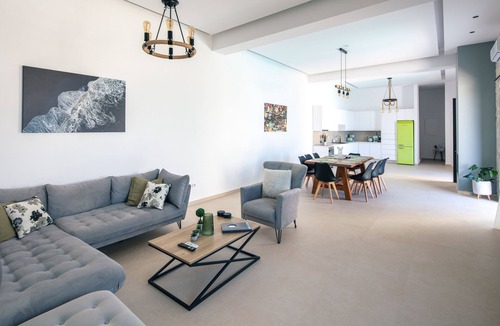 Atsipópoulon Villa | Sorin Villa, boasting Pool & Heated Whirlpool