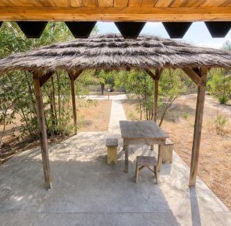 Mbrostar-Urë House | Sota Beach Rooms