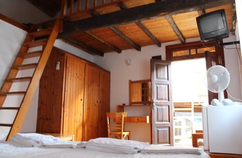 Skopelos Town Hotel | Sotos Pension