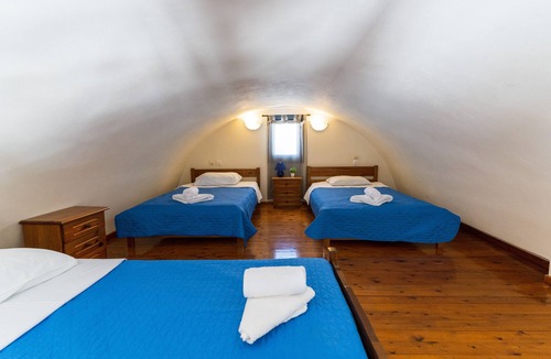 Kamari Hotel | Soulis Hotel