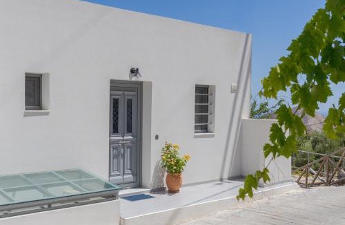 Mournies Apartment | South Akro
