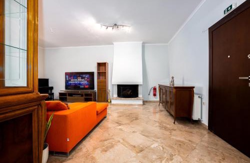 Argyroupoli Apartment | Spacious 144sqm flat near Mount Ymittos