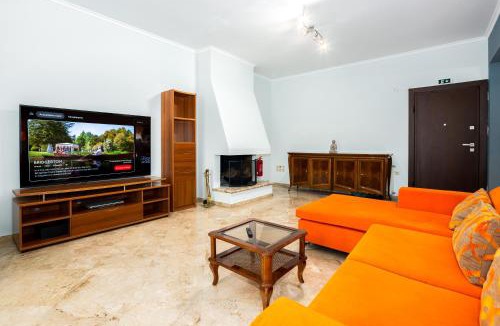 Argyroupoli Apartment | Spacious 144sqm flat near Mount Ymittos
