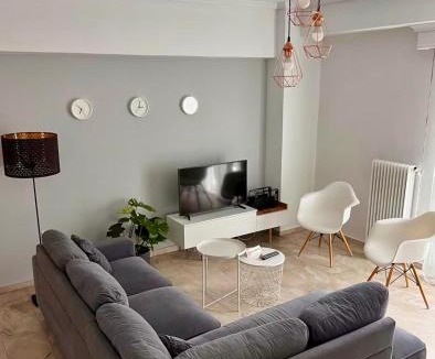 Ampelokipoi-Menemeni Apartment | Spacious 2BR Apartment with Balcony near Metro Thessaloniki