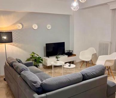 Ampelokipoi-Menemeni Apartment | Spacious 2BR Apartment with Balcony near Metro Thessaloniki