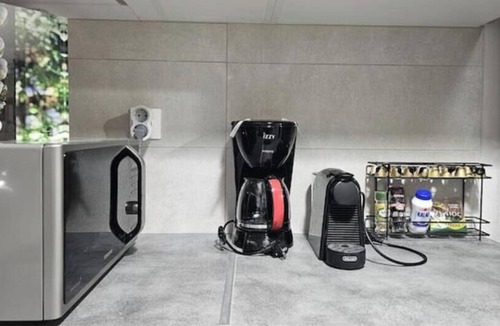 Khalandrion Apartment | Spacious Apartment 2 Minutes from the Hospitals