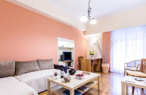 Platia Viktorias Apartment | Spacious apartment with 3 bedrooms
