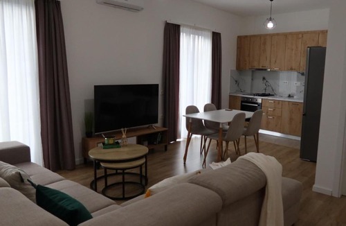 Paskuqan Apartment | Spacious apartment with Balcony and City