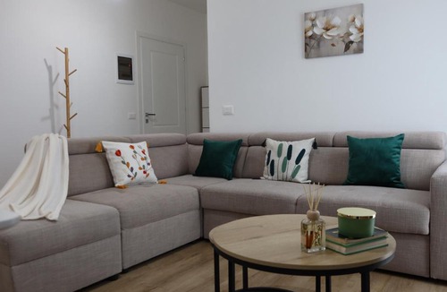 Paskuqan Apartment | Spacious apartment with Balcony and City