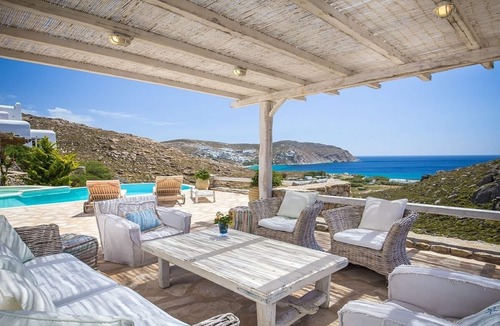 Paraga Villa | Spacious, Elegant Villa - Infinity Pool/Jacuzzi, Panoramic Sea Views, 10 mins walk to Agrari Beach!