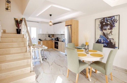 Gournai House | Spacious Gournes Home for 7 | 2.5 Baths