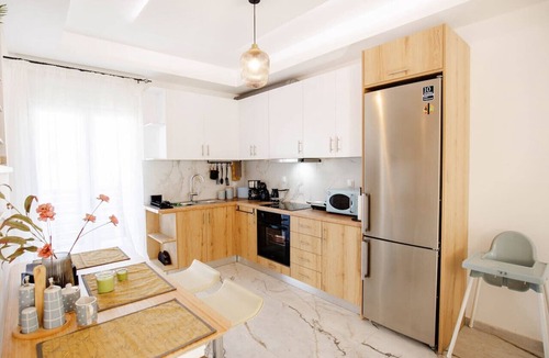 Gournai House | Spacious Gournes Home for 7 | 2.5 Baths