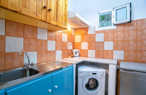 Parikia Apartment | Spacious Room (4-5 Adults) - Semi Basement, near center.