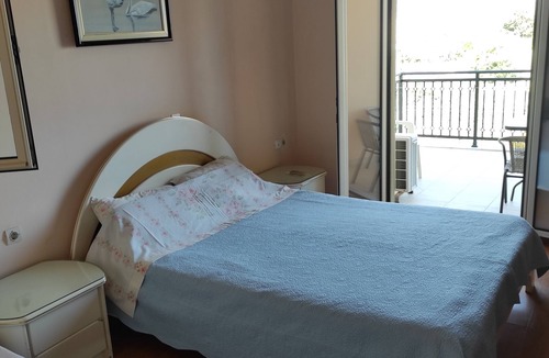 Ierapetra House | Spacious Room with a Private Bathroom - Stay with a Cretan Family!