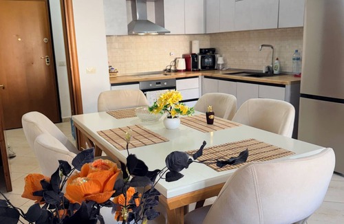 Qender Apartment | Spacious SeaView Apartment in the heart of Saranda