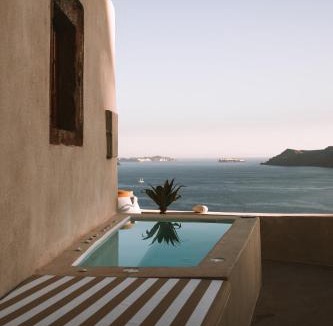 Oia Bed & Breakfast | Spitia Santorini Villa Collection