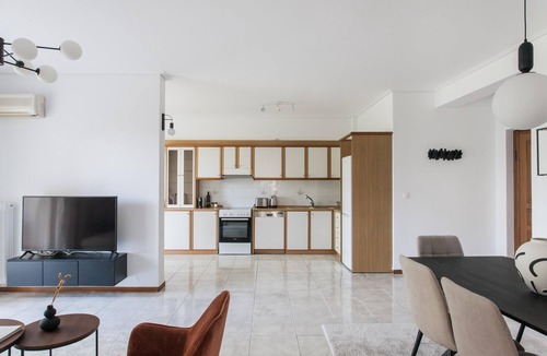 Khalandrion Apartment | Splendid 3BR close to Olympic Stadium