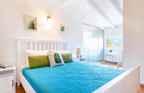 Dassia House | Spyrelia Villa with Private Pool & Outdoor Hot Tub