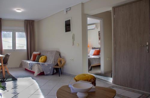 Kozani Apartment | Square House